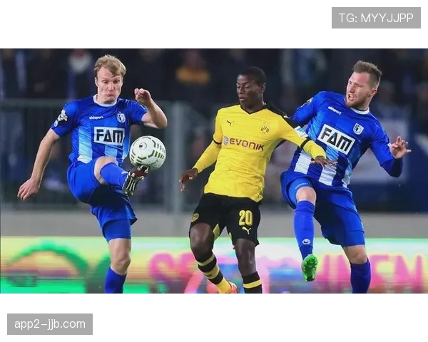 德国联赛焦点战半场结束，马格德堡暂时落后于莱茵-内卡