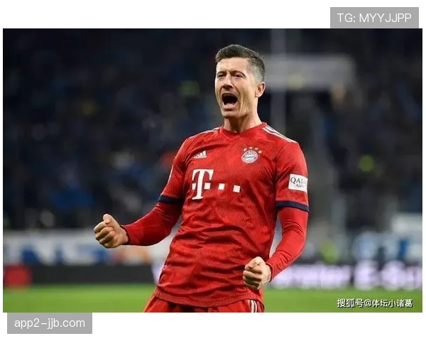 PWHL蒙特利尔队前锋纳斯在比赛中完成“帽子戏法”,领跑得分榜